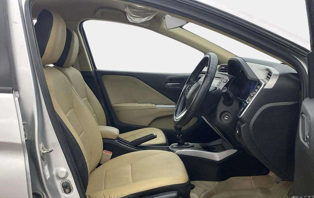 2016 Honda City 1.5L I-VTEC V MT, CNG, Manual, 65,424 km, Right Side Front Door Cabin