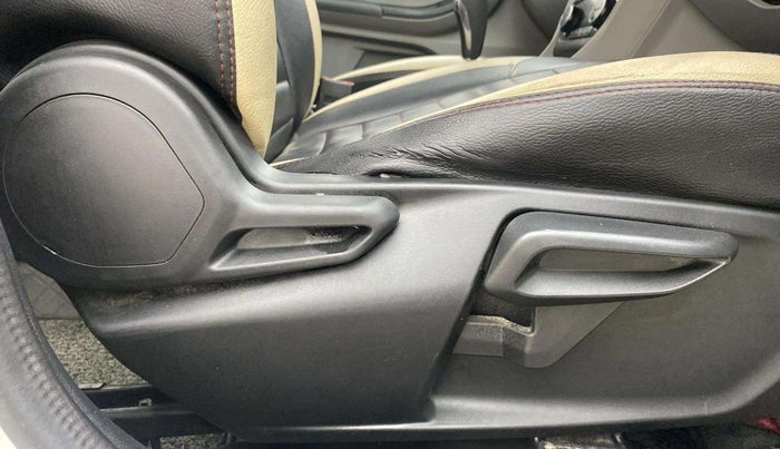 2020 Tata Tiago XZA PLUS PETROL, Petrol, Automatic, 76,100 km, Driver Side Adjustment Panel
