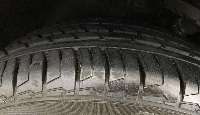 2017 Hyundai Verna 1.6 VTVT SX (O) AT, Petrol, Automatic, 37,334 km, Left Front Tyre Tread