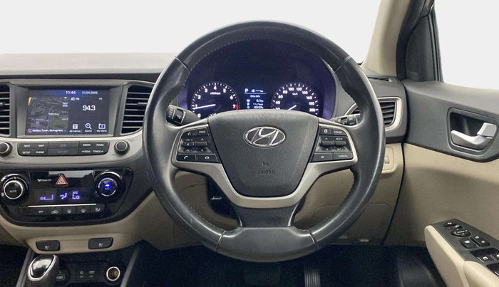 2017 Hyundai Verna 1.6 VTVT SX (O) AT, Petrol, Automatic, 37,334 km, Steering Wheel Close Up