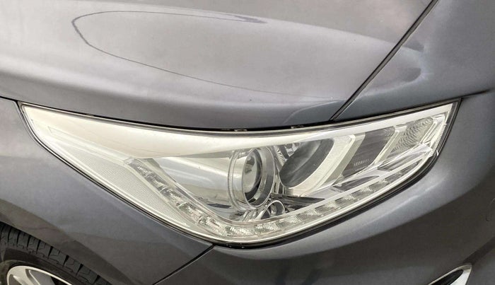 2017 Hyundai Verna 1.6 VTVT SX (O) AT, Petrol, Automatic, 37,334 km, Right headlight - Minor scratches