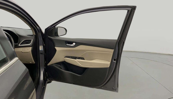 2017 Hyundai Verna 1.6 VTVT SX (O) AT, Petrol, Automatic, 37,334 km, RHS Front Door