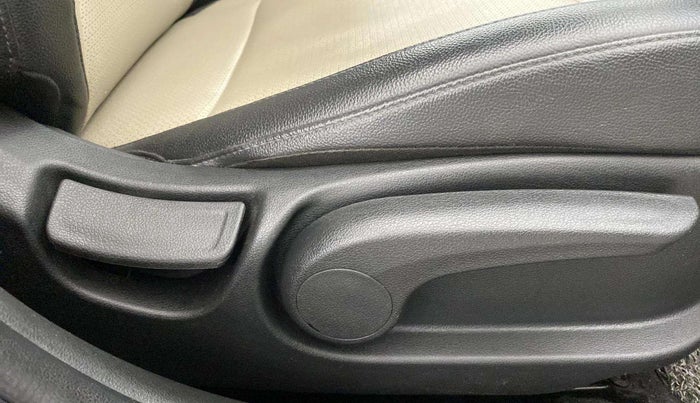 2017 Hyundai Verna 1.6 VTVT SX (O) AT, Petrol, Automatic, 37,334 km, Driver Side Adjustment Panel