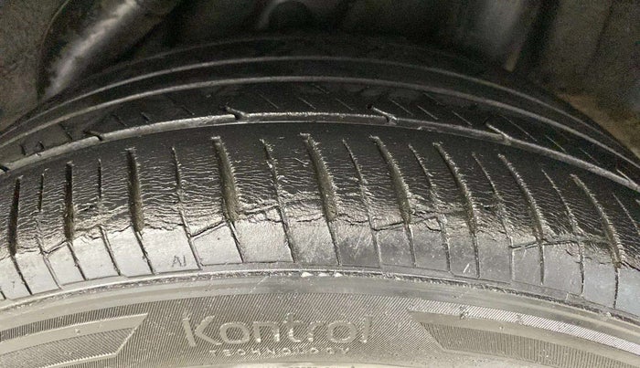 2017 Hyundai Verna 1.6 VTVT SX (O) AT, Petrol, Automatic, 37,334 km, Left Rear Tyre Tread