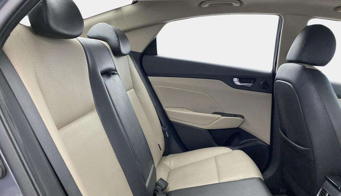 2017 Hyundai Verna 1.6 VTVT SX (O) AT, Petrol, Automatic, 37,334 km, Right Side Rear Door Cabin