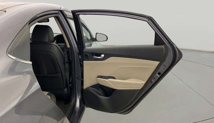 2017 Hyundai Verna 1.6 VTVT SX (O) AT, Petrol, Automatic, 37,334 km, RHS Rear Door