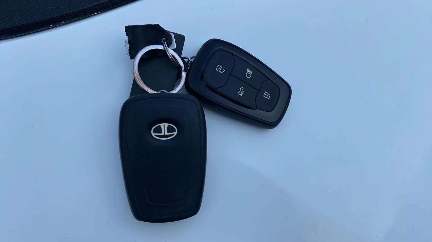 2022 Tata TIAGO NRG XZ MT, Petrol, Manual, 38,601 km, Key Close Up