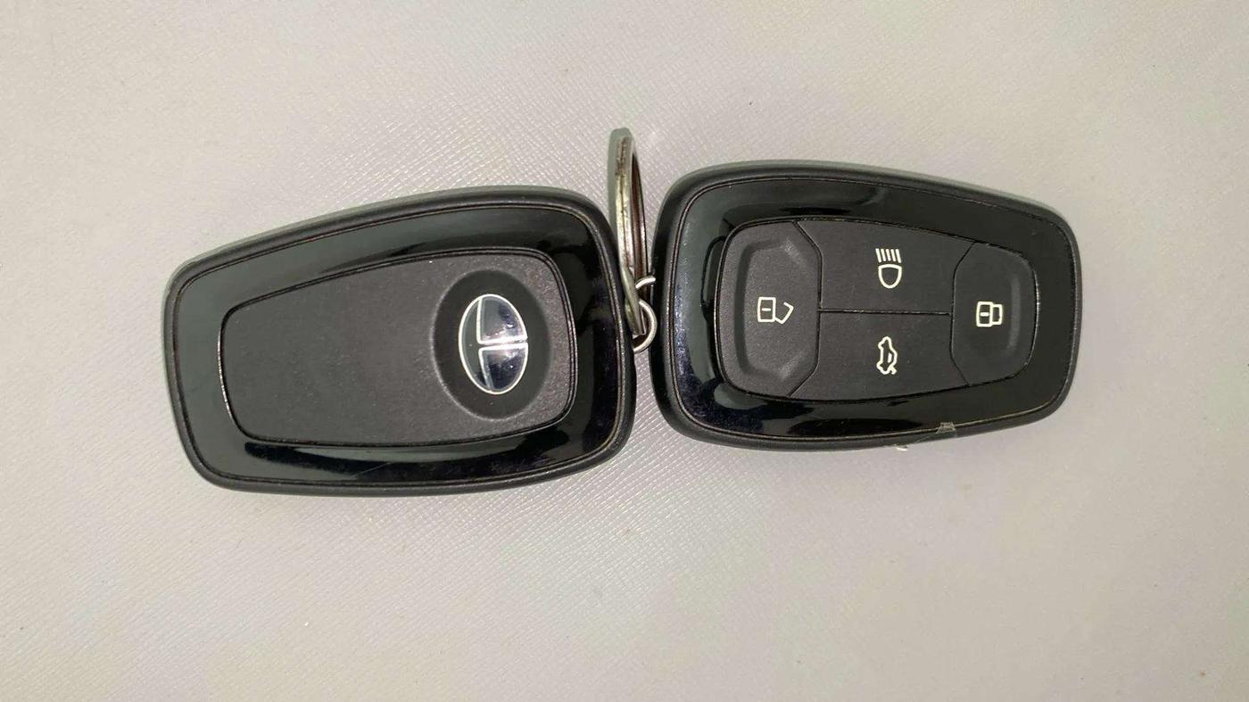 2022 Tata PUNCH CREATIVE 1.2 AMT KAZIRANGA EDITION , Petrol, Automatic, 66,530 km, Key Close Up