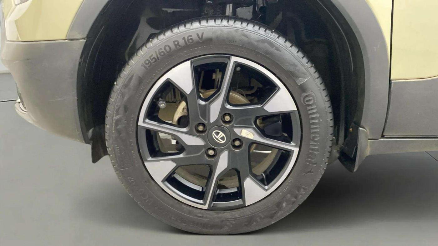 2022 Tata PUNCH CREATIVE 1.2 AMT KAZIRANGA EDITION , Petrol, Automatic, 66,530 km, Left Front Wheel
