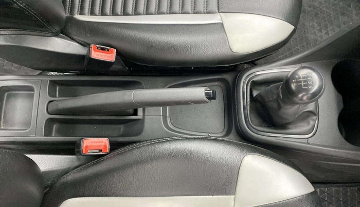 2017 Volkswagen Ameo TRENDLINE 1.5L, Diesel, Manual, 48,006 km, Gear Lever