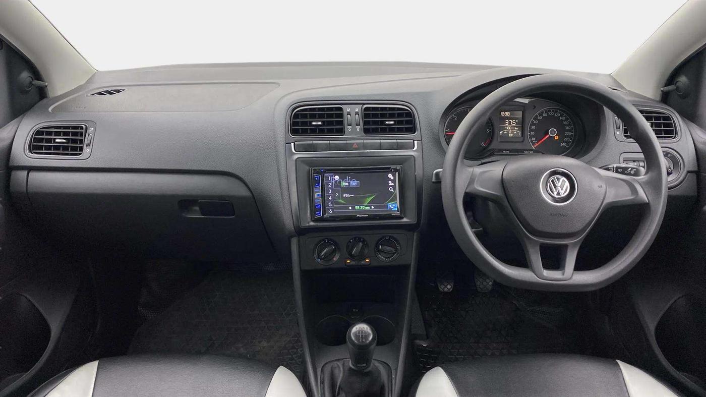 2017 Volkswagen Ameo TRENDLINE 1.5L, Diesel, Manual, 48,196 km, Dashboard
