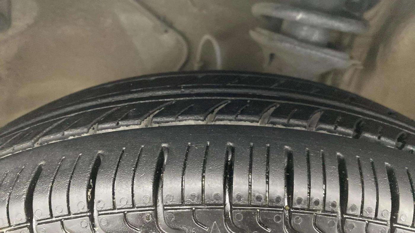 2021 Maruti Alto VXI, Petrol, Manual, 43,910 km, Left Front Tyre Tread