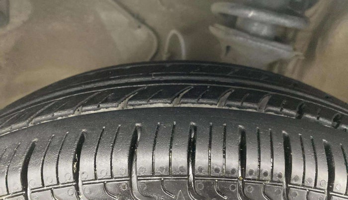 2021 Maruti Alto VXI, Petrol, Manual, 43,877 km, Left Front Tyre Tread