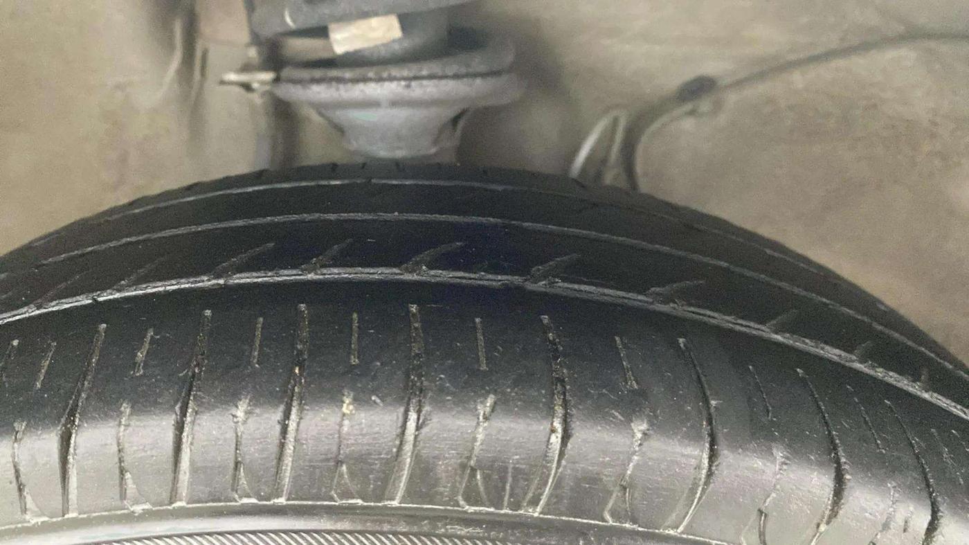 2021 Maruti Alto VXI, Petrol, Manual, 43,910 km, Right Front Tyre Tread