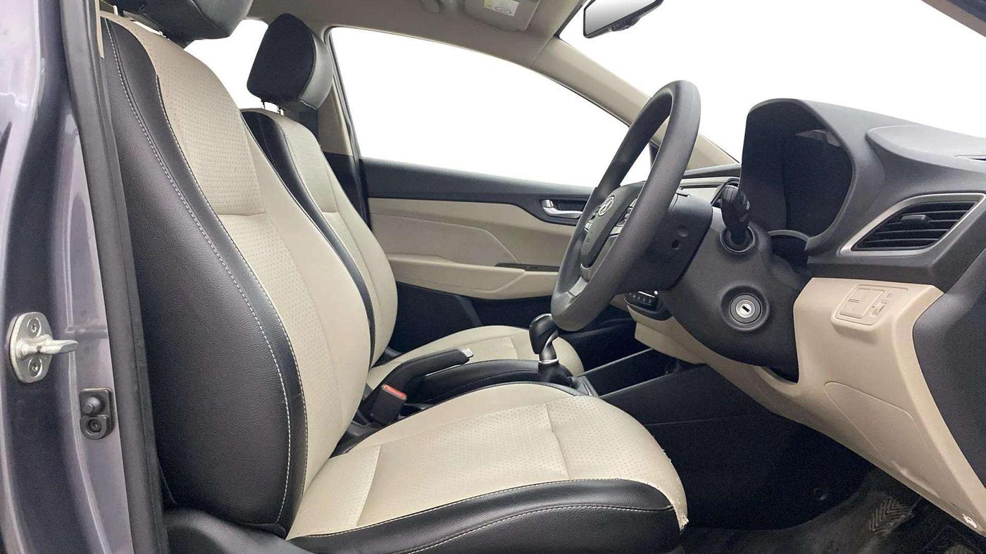 2018 Hyundai Verna 1.6 VTVT SX, Petrol, Manual, 19,421 km, Right Side Front Door Cabin