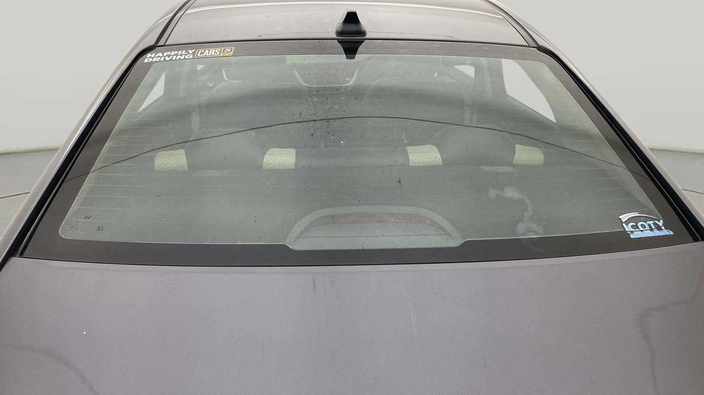 2018 Hyundai Verna 1.6 VTVT SX, Petrol, Manual, 19,421 km, Rear Windshield