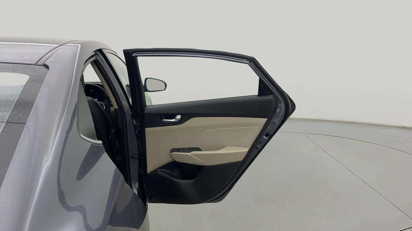 2018 Hyundai Verna 1.6 VTVT SX, Petrol, Manual, 19,421 km, RHS Rear Door