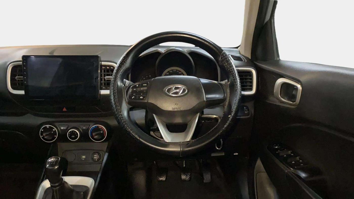 2020 Hyundai VENUE S 1.2, Petrol, Manual, 65,681 km, Steering Wheel Close Up