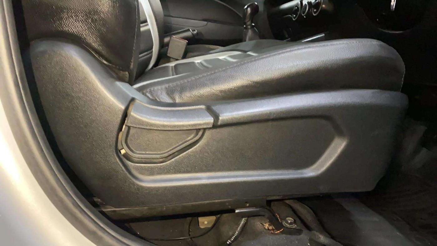 2020 Hyundai VENUE S 1.2, Petrol, Manual, 65,681 km, Driver Side Adjustment Panel