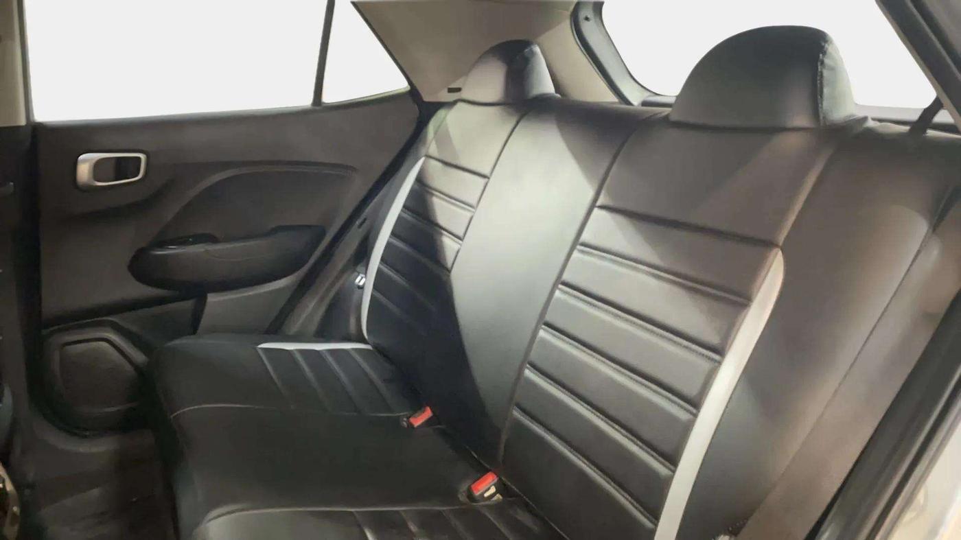 2020 Hyundai VENUE S 1.2, Petrol, Manual, 65,681 km, Right Side Rear Door Cabin