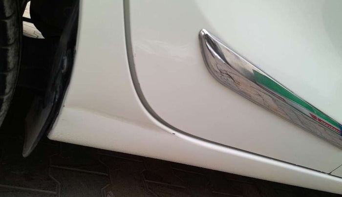 2018 Maruti Dzire VXI, Petrol, Manual, 66,547 km, Right running board - Slightly dented