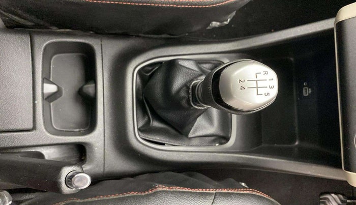 2020 Renault TRIBER RXZ, Petrol, Manual, 9,508 km, Gear Lever
