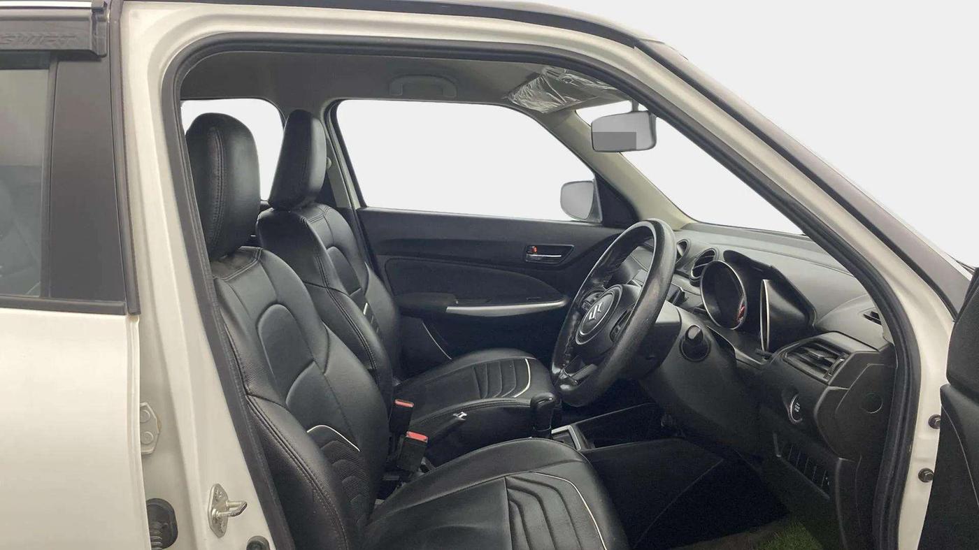 2021 Maruti Swift ZXI AMT, Petrol, Automatic, 40,152 km, Right Side Front Door Cabin