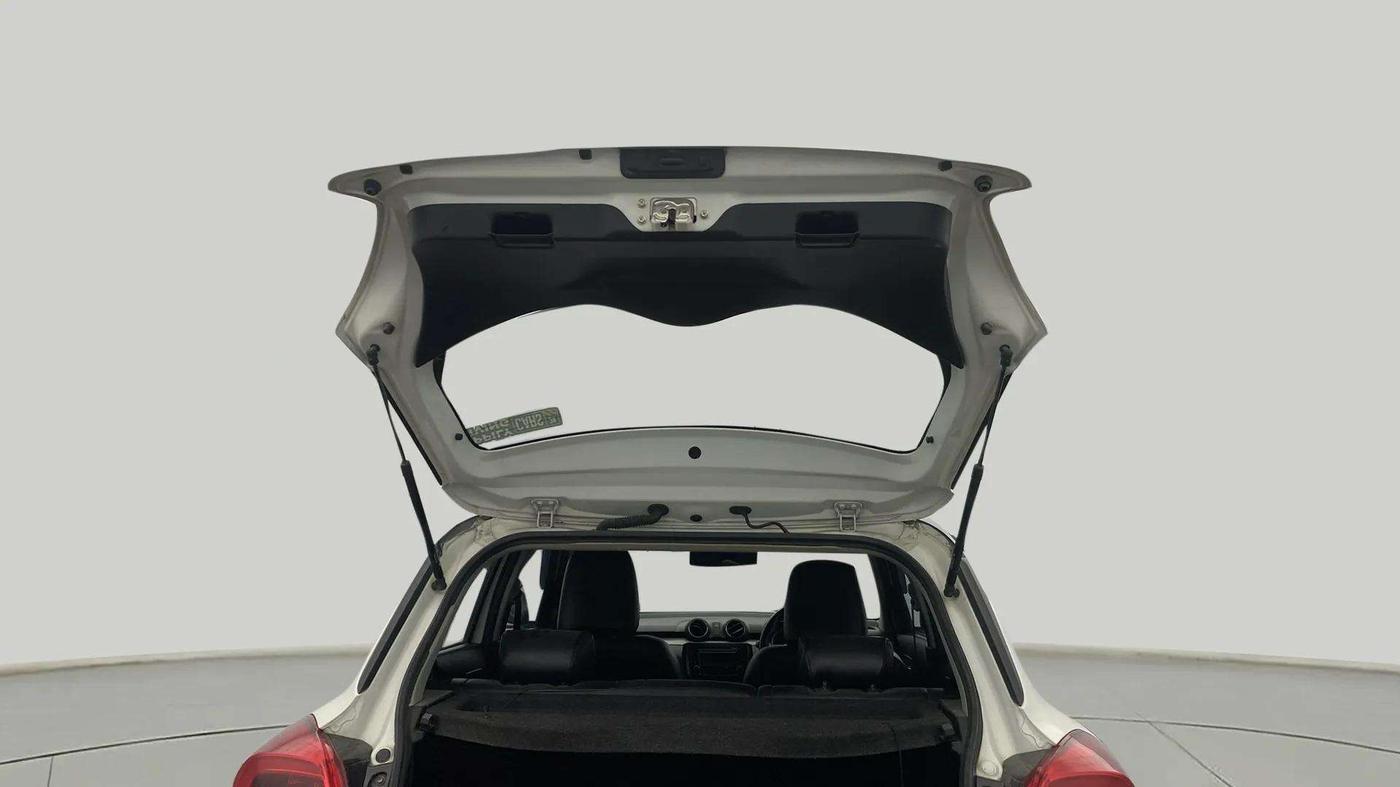 2021 Maruti Swift ZXI AMT, Petrol, Automatic, 40,152 km, Boot Door Open