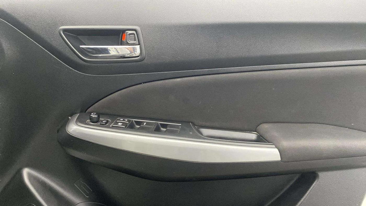 2021 Maruti Swift ZXI AMT, Petrol, Automatic, 40,152 km, Driver Side Door Panels Control
