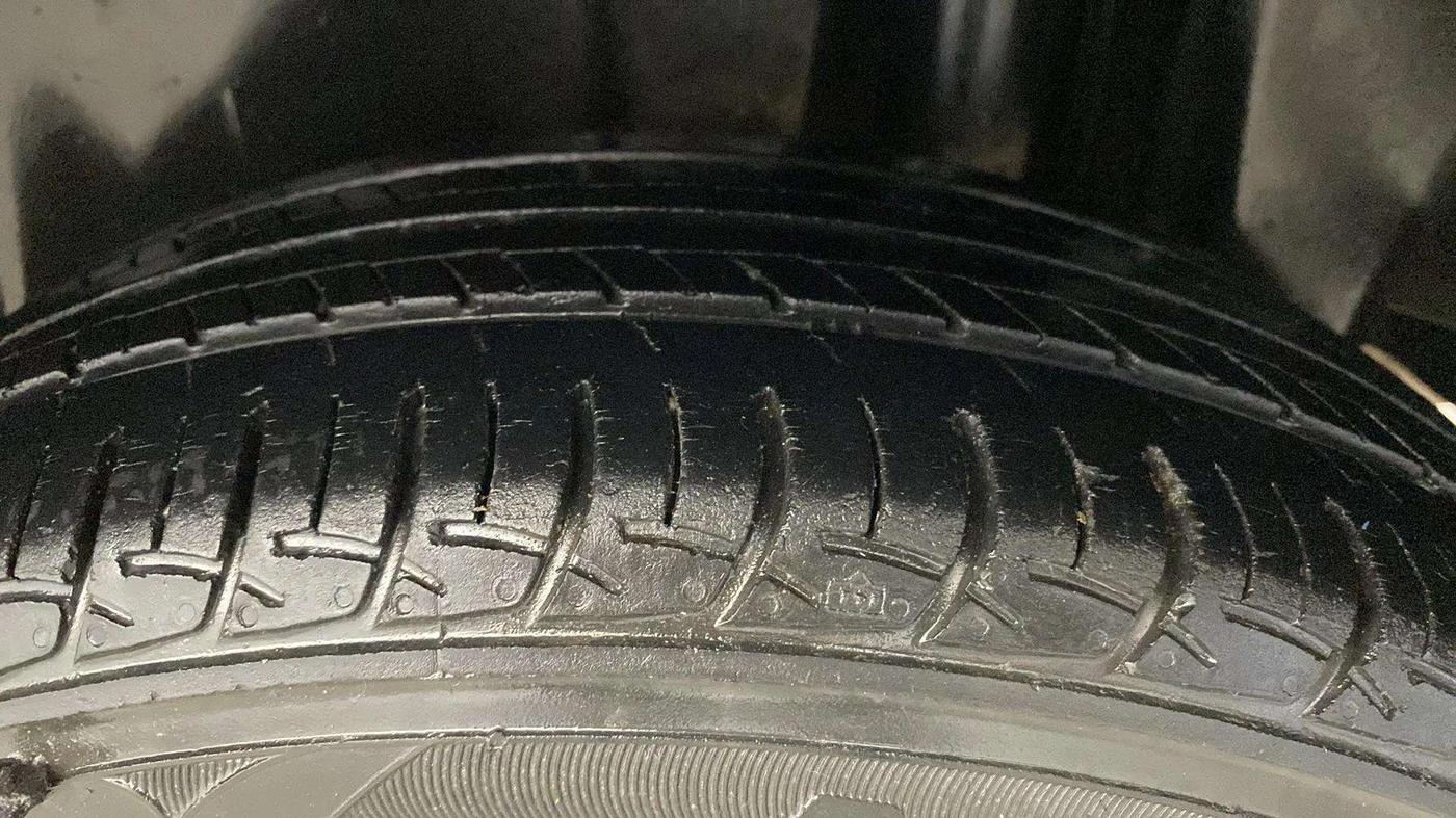 2020 Maruti Ciaz DELTA 1.5 SHVS MT PETROL, Petrol, Manual, 41,980 km, Left Rear Tyre Tread