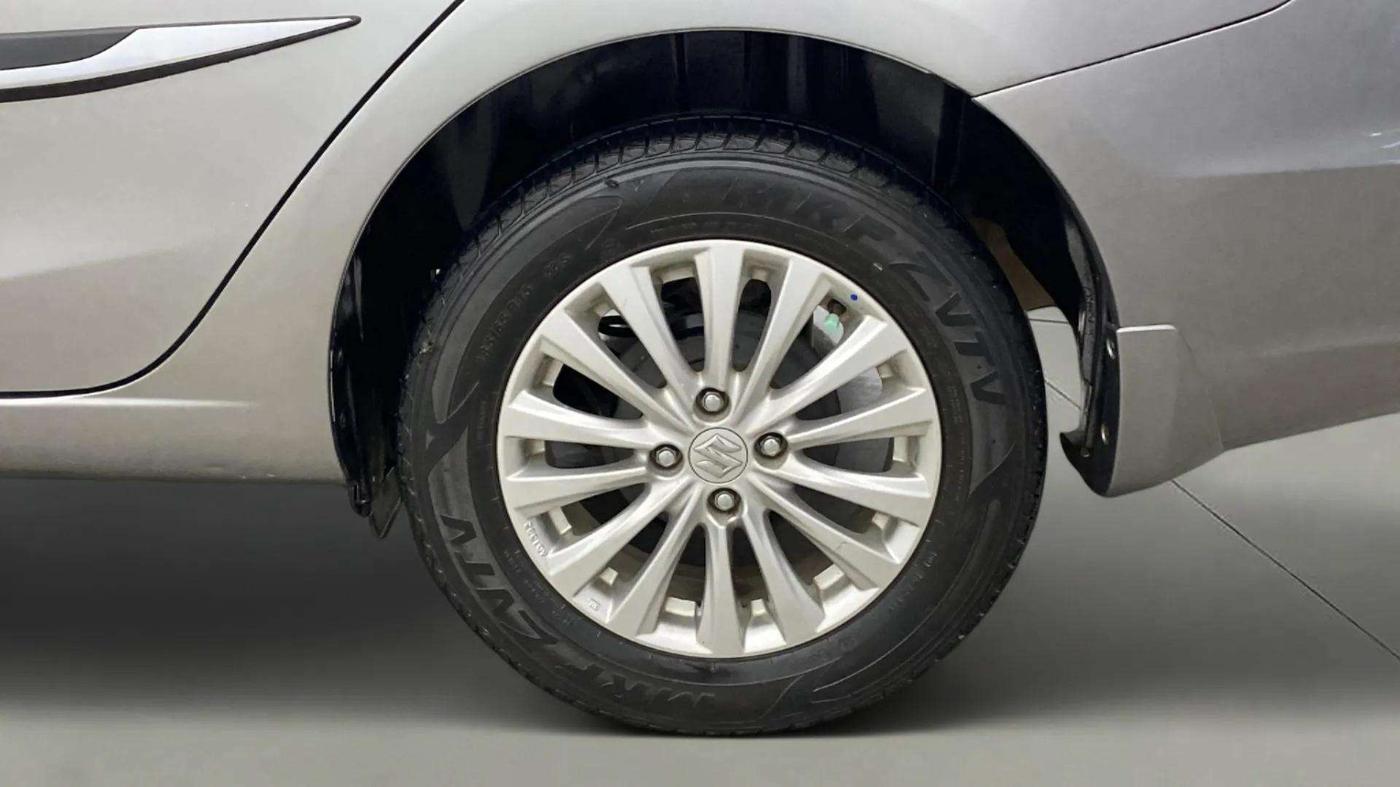 2020 Maruti Ciaz DELTA 1.5 SHVS MT PETROL, Petrol, Manual, 41,980 km, Left Rear Wheel