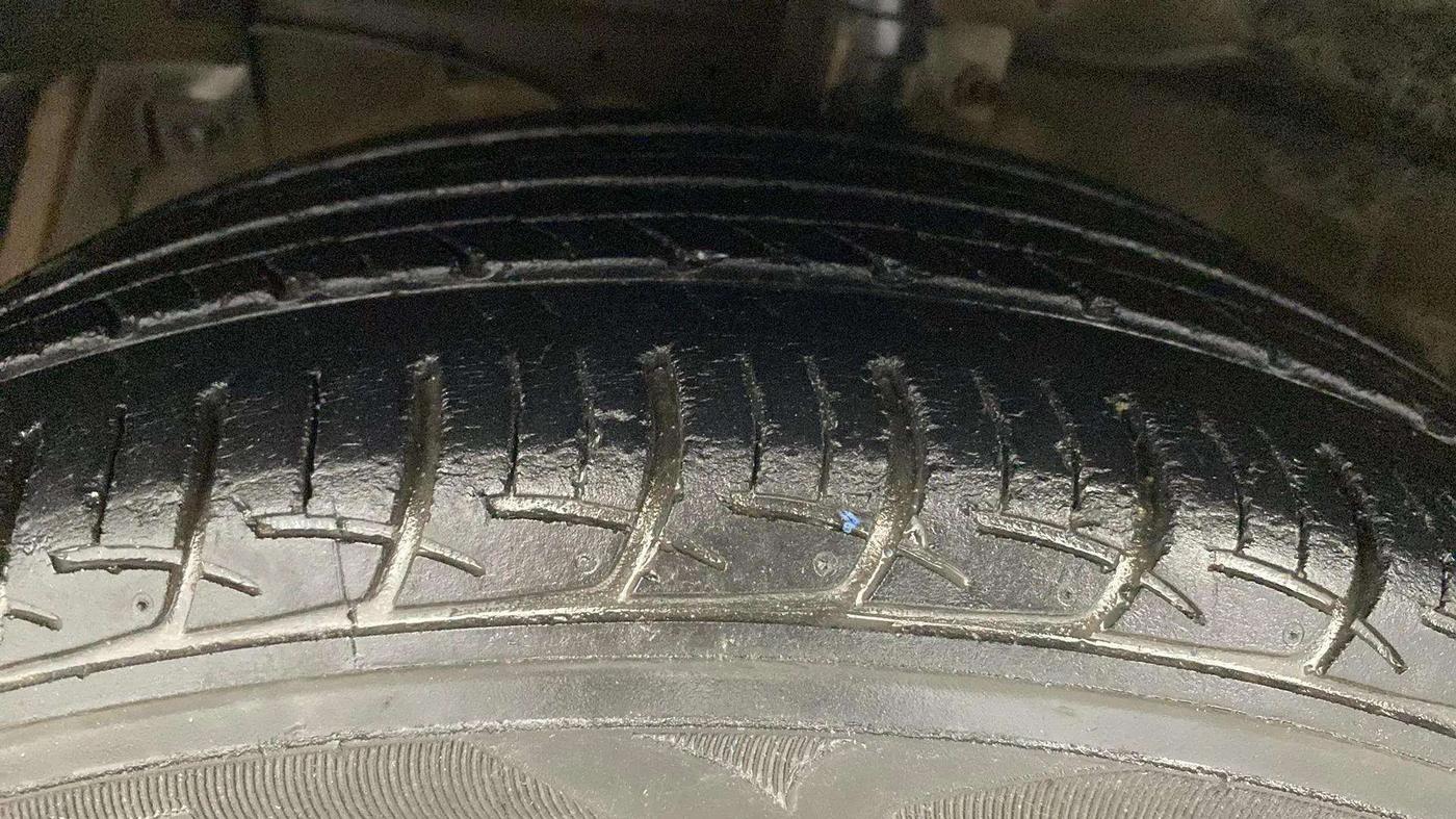2020 Maruti Ciaz DELTA 1.5 SHVS MT PETROL, Petrol, Manual, 41,980 km, Left Front Tyre Tread