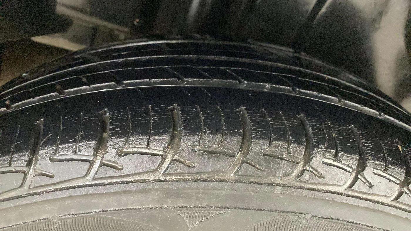 2020 Maruti Ciaz DELTA 1.5 SHVS MT PETROL, Petrol, Manual, 41,980 km, Right Rear Tyre Tread