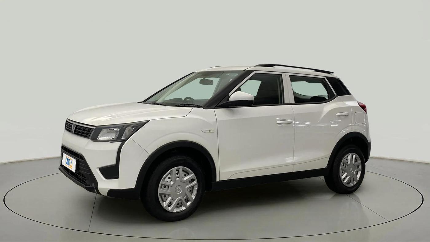2024 Mahindra XUV300 W4 1.2 PETROL, Petrol, Manual, 3,562 km, Left Front Diagonal