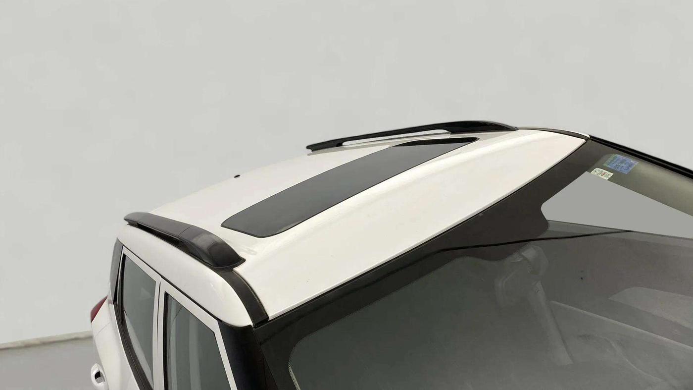 2024 Mahindra XUV300 W4 1.2 PETROL, Petrol, Manual, 3,562 km, Roof