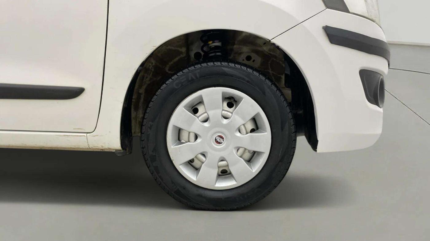 2016 Maruti Wagon R 1.0 LXI, Petrol, Manual, 42,789 km, Right Front Wheel