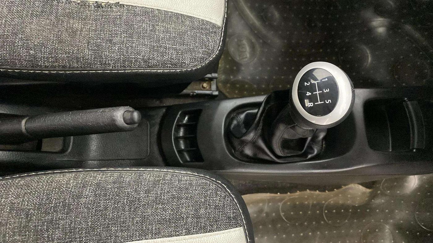2016 Maruti Wagon R 1.0 LXI, Petrol, Manual, 42,789 km, Gear Lever