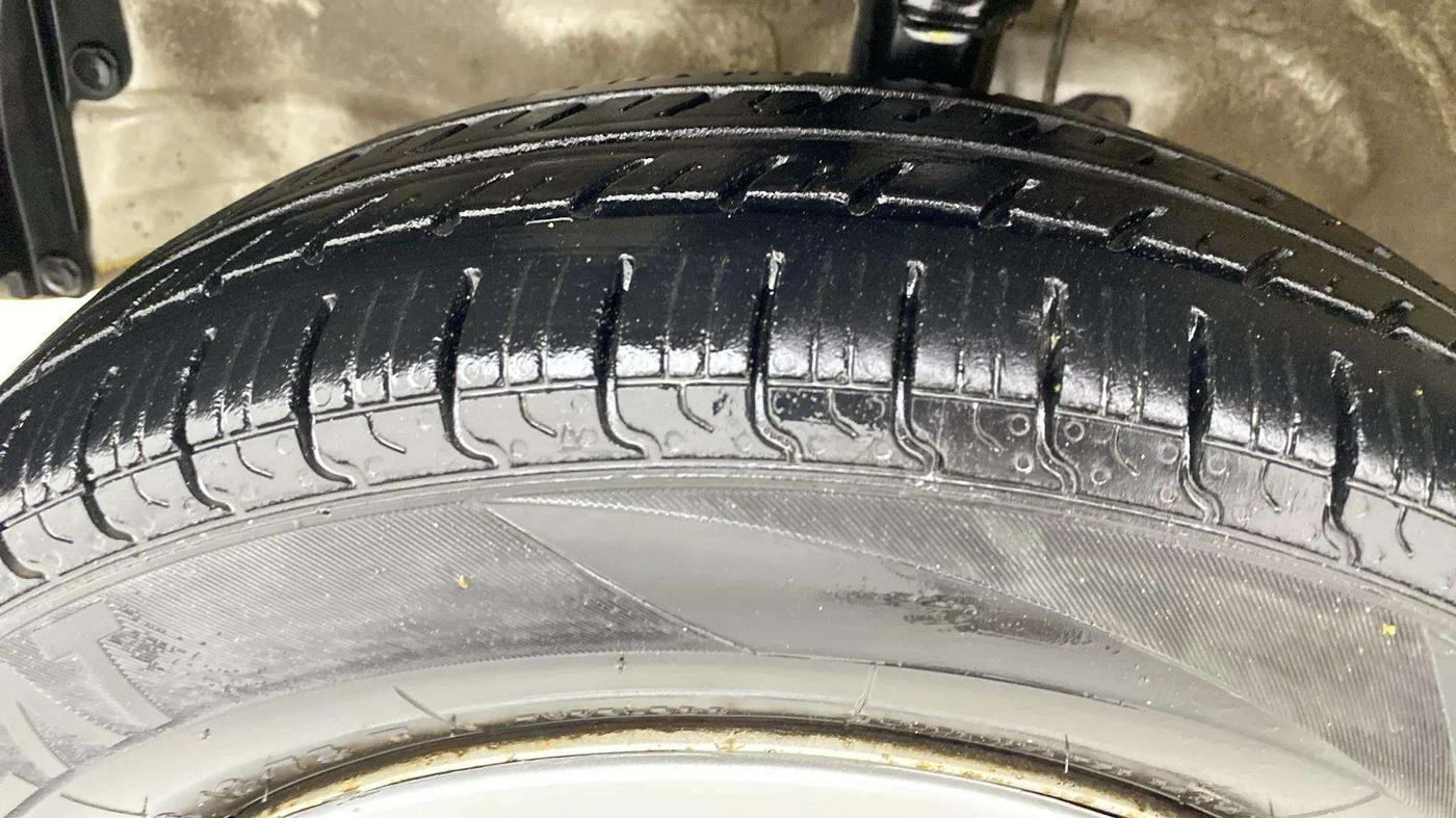 2016 Maruti Wagon R 1.0 LXI, Petrol, Manual, 42,789 km, Left Front Tyre Tread