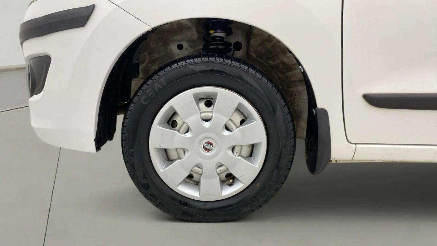 2016 Maruti Wagon R 1.0 LXI, Petrol, Manual, 42,789 km, Left Front Wheel