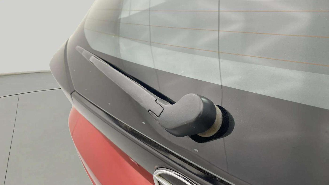 2023 Tata ALTROZ XZA + SUNROOF, Petrol, Automatic, 6,154 km, Rear Wiper