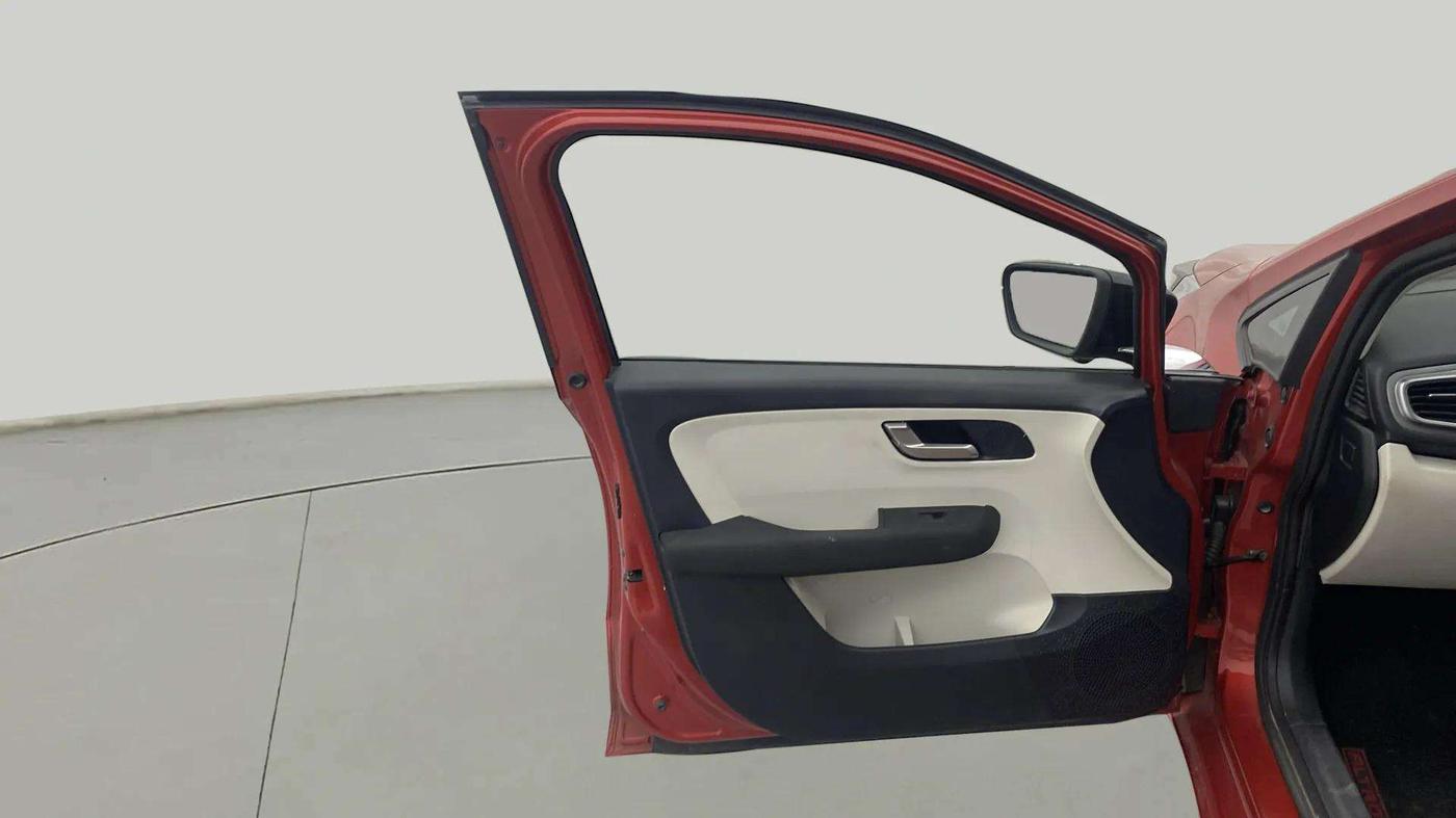 2023 Tata ALTROZ XZA + SUNROOF, Petrol, Automatic, 6,154 km, LHS Front Door