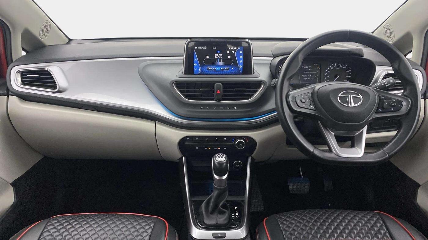 2023 Tata ALTROZ XZA + SUNROOF, Petrol, Automatic, 6,154 km, Dashboard