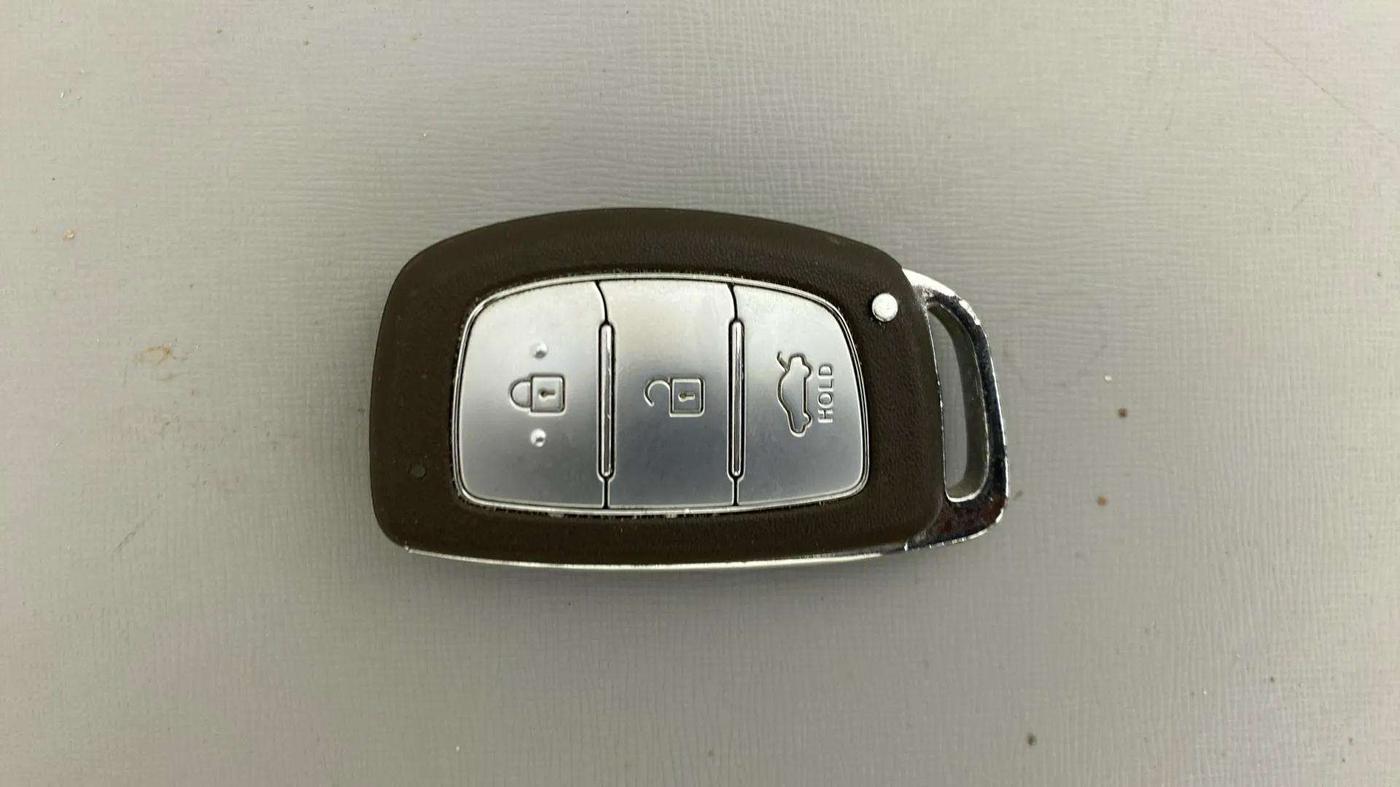 2020 Hyundai GRAND I10 NIOS ASTA AMT 1.2 KAPPA VTVT, Petrol, Automatic, 11,508 km, Key Close Up