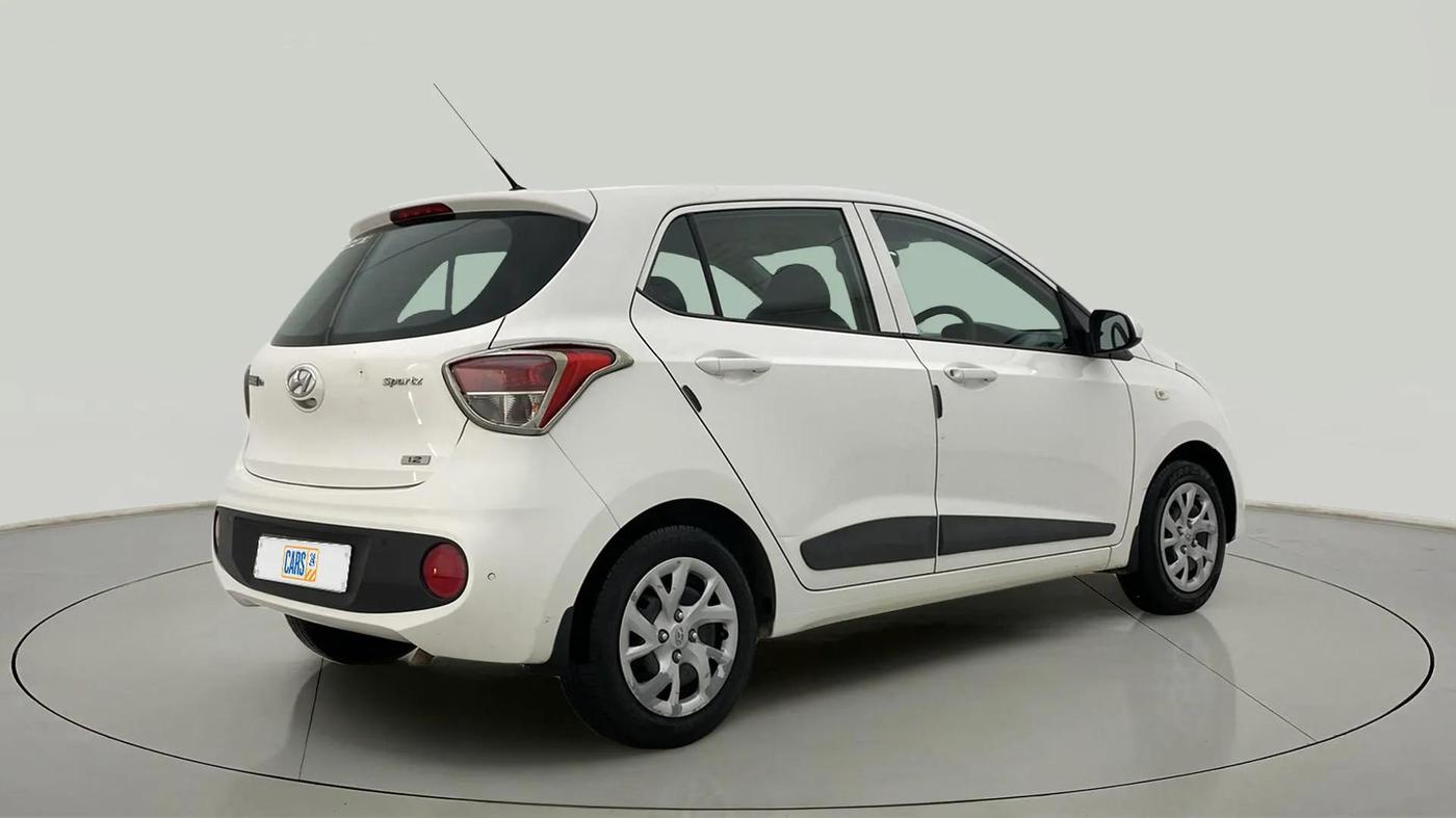 2017 Hyundai Grand i10 SPORTZ 1.2 KAPPA VTVT, CNG, Manual, 89,043 km, Right Back Diagonal