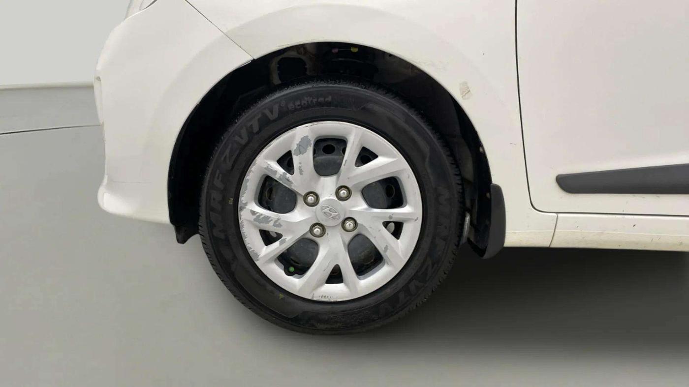 2017 Hyundai Grand i10 SPORTZ 1.2 KAPPA VTVT, CNG, Manual, 89,043 km, Left Front Wheel