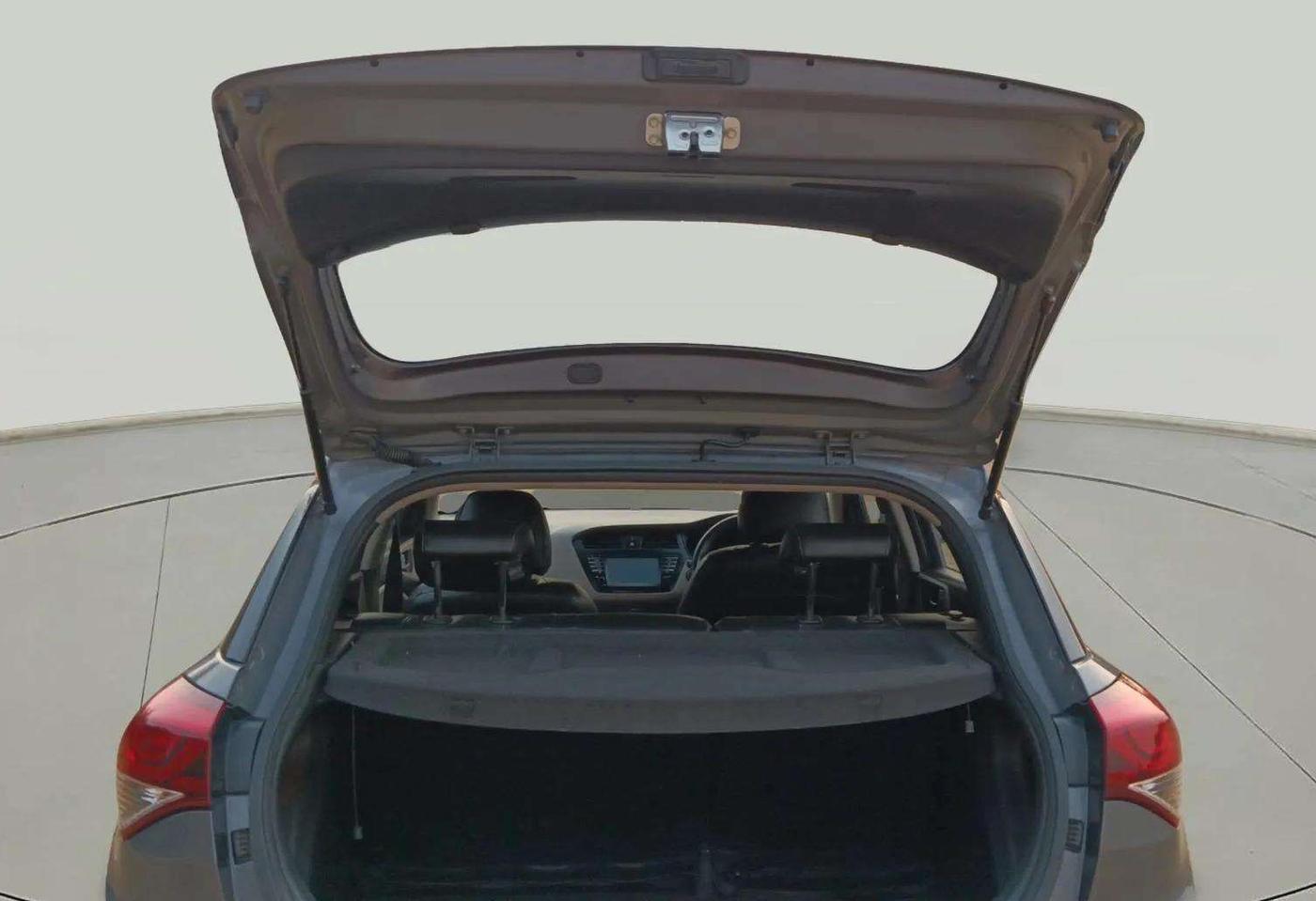 2016 Hyundai Elite i20 ASTA 1.2 (O), Petrol, Manual, 59,891 km, Boot Door Open