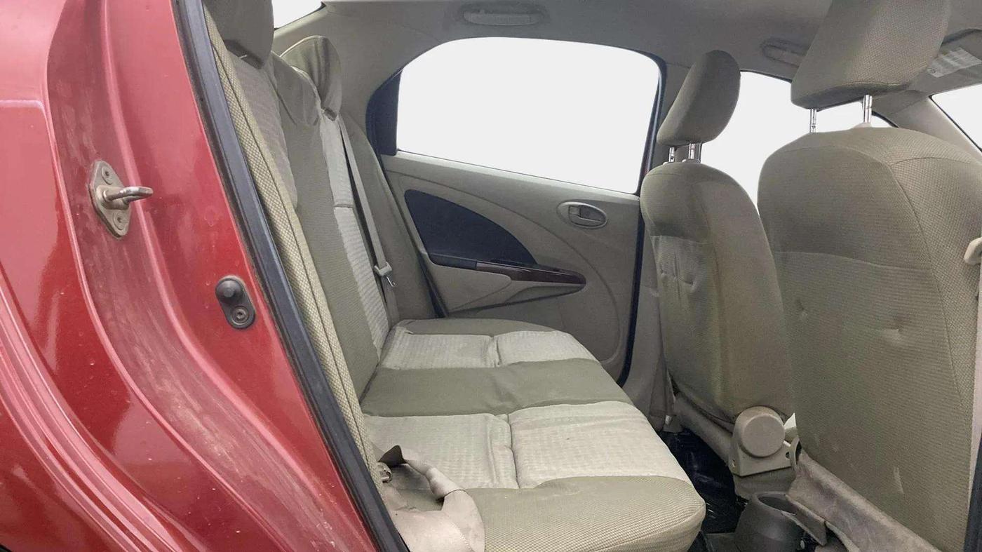2014 Toyota Etios V, Petrol, Manual, 73,091 km, Right Side Rear Door Cabin