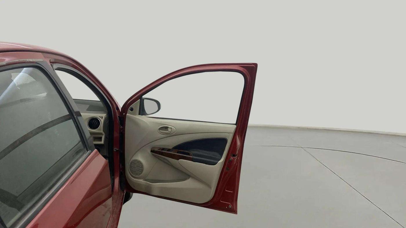 2014 Toyota Etios V, Petrol, Manual, 73,091 km, RHS Front Door