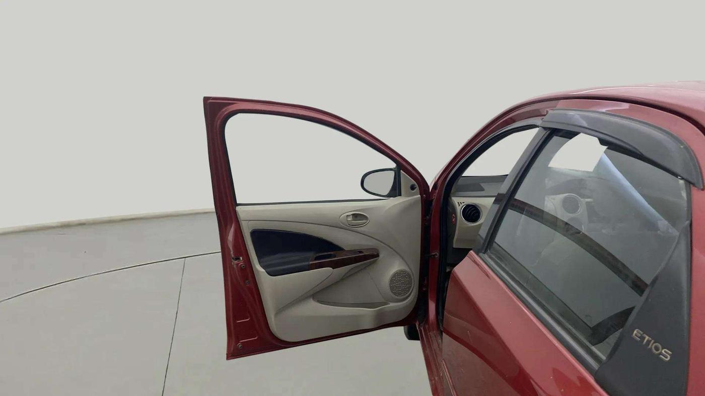 2014 Toyota Etios V, Petrol, Manual, 73,091 km, LHS Front Door
