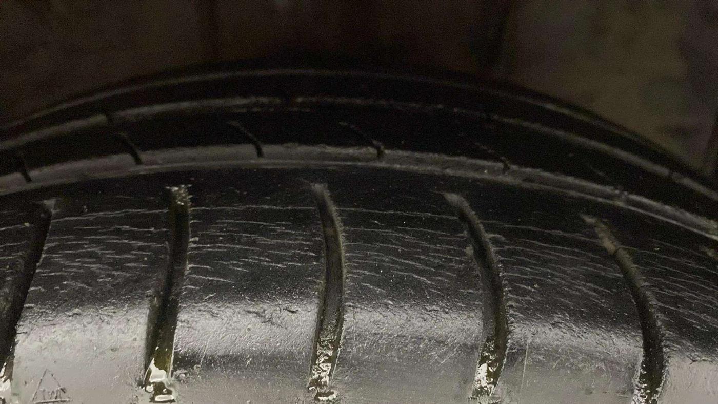 2014 Toyota Etios V, Petrol, Manual, 73,091 km, Right Front Tyre Tread